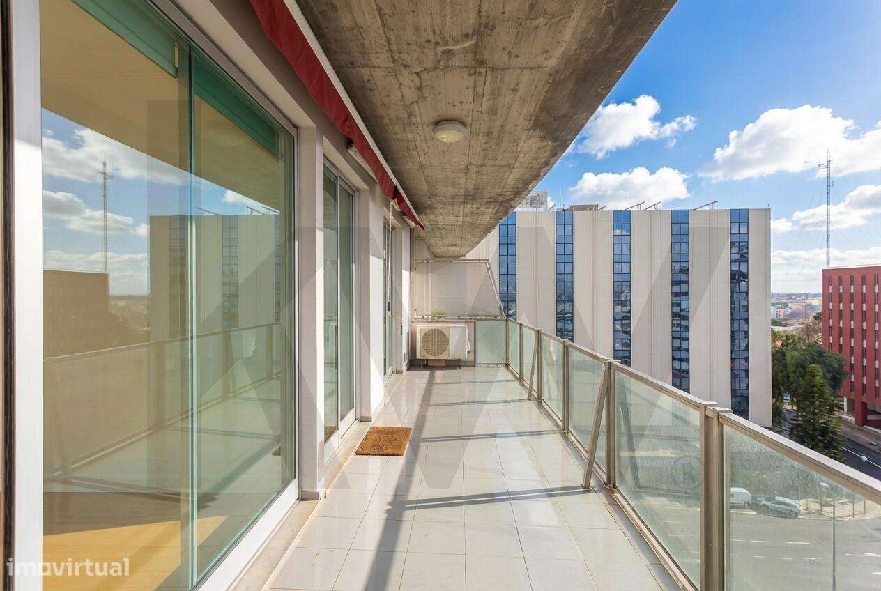 Praça de Espanha | T1 c/ estacionamento e varanda em Edf. de prestígio - Grande imagem: 5/30