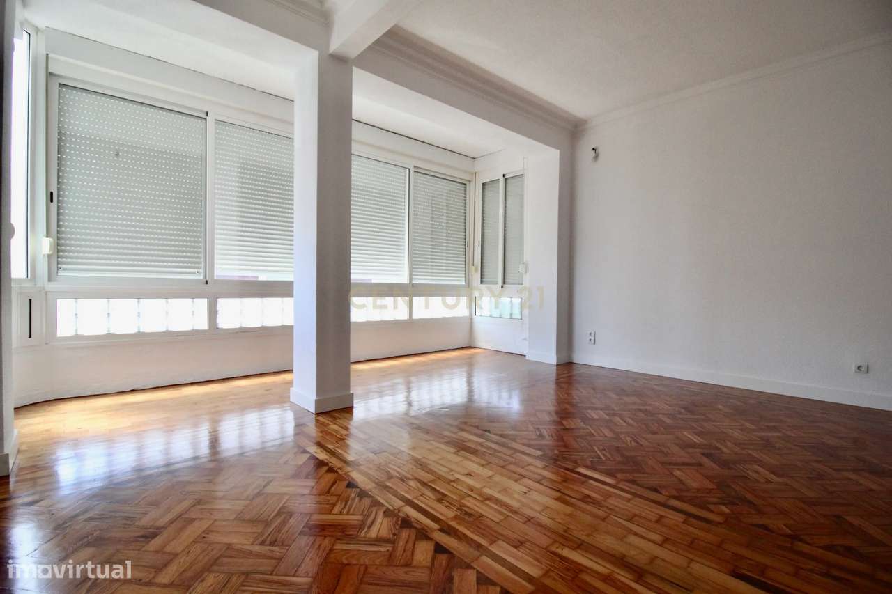 T3 Luminoso no Coração de Algés – Localização Premium! - Grande imagem: 2/21