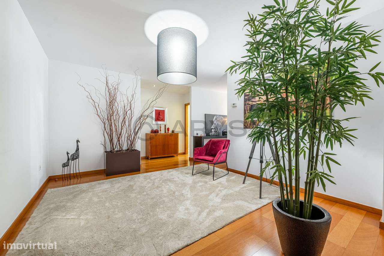 Apartamento T4 localizado no coração da cidade de Braga - Grande imagem: 3/24