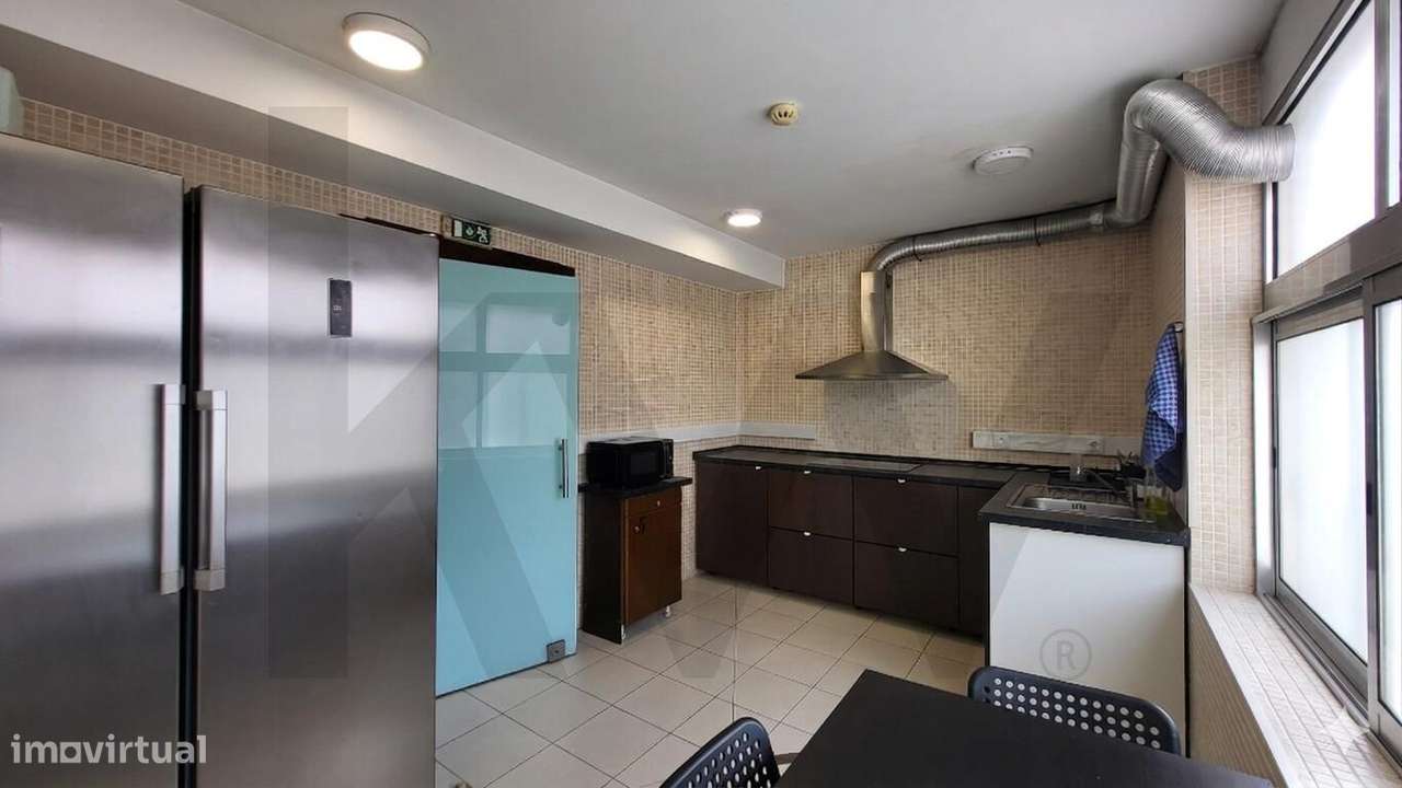 Escritório com potencial para habitação/ arrendamento no centro de Ave - Grande imagem: 3/12