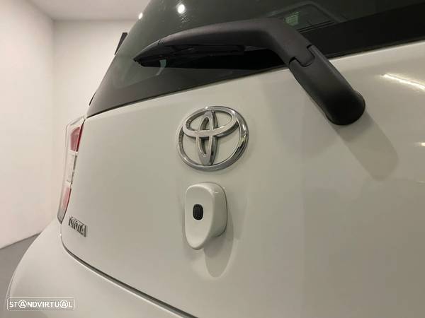 Toyota iQ 1.0 VVT-i Essential+AC - 23