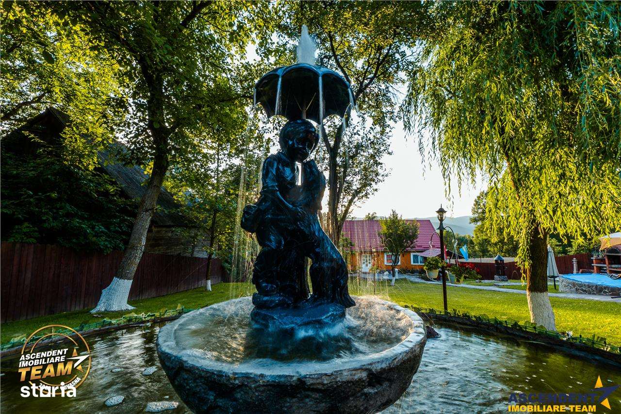 FILM&3D! Doua case cu:piscina,foisor,arbori decorativi,1.700mp teren,L - Imagine principală: 3/20