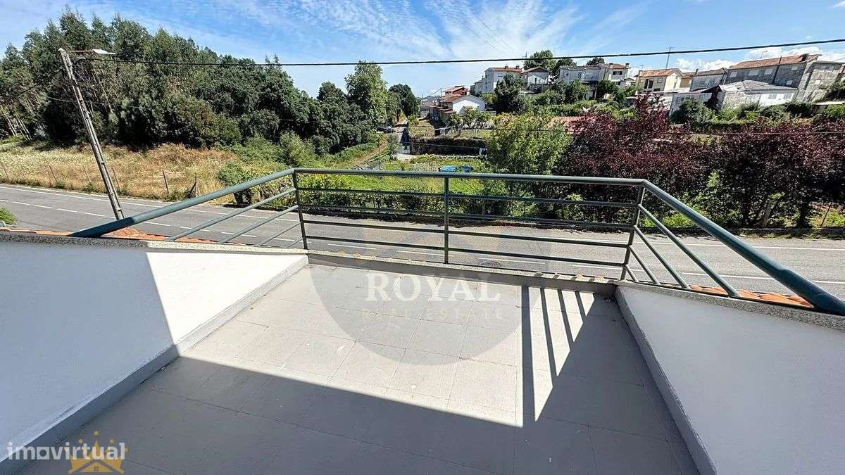 Moradia Isolada T4 em Arrifana –-29