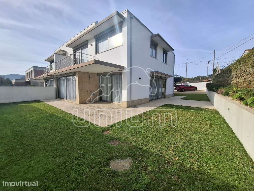 Fabulosa Moradia Geminada T3 com Jardim - Grande imagem: 4/32