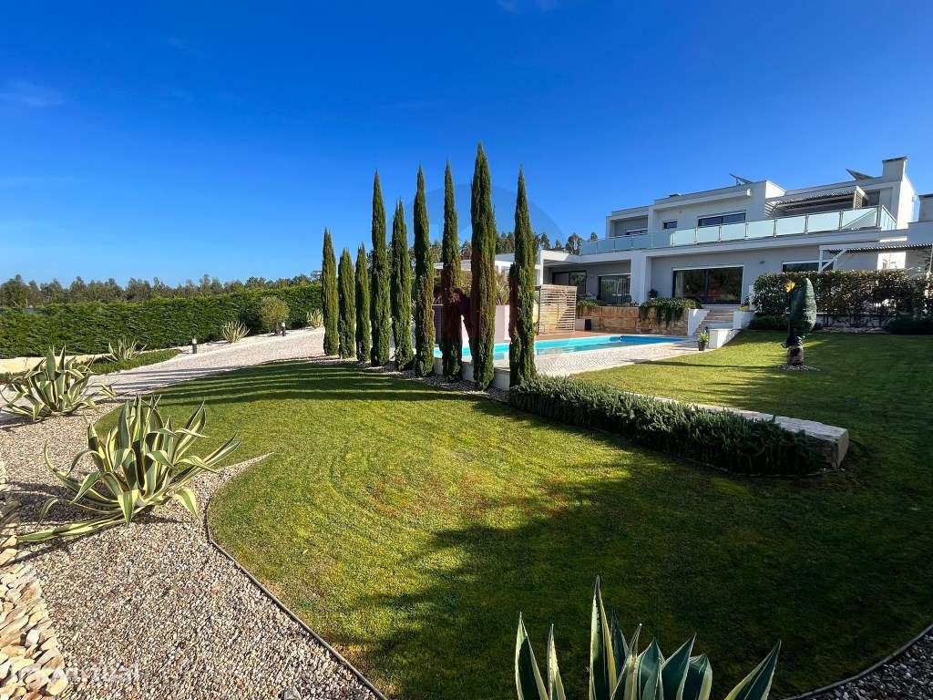 Moradia contemporânea com piscina e jardim generoso Nadadouro (Cald... - Grande imagem: 5/28