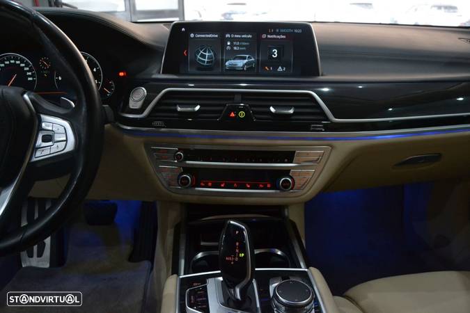 BMW 740 d xDrive Pack M - 24