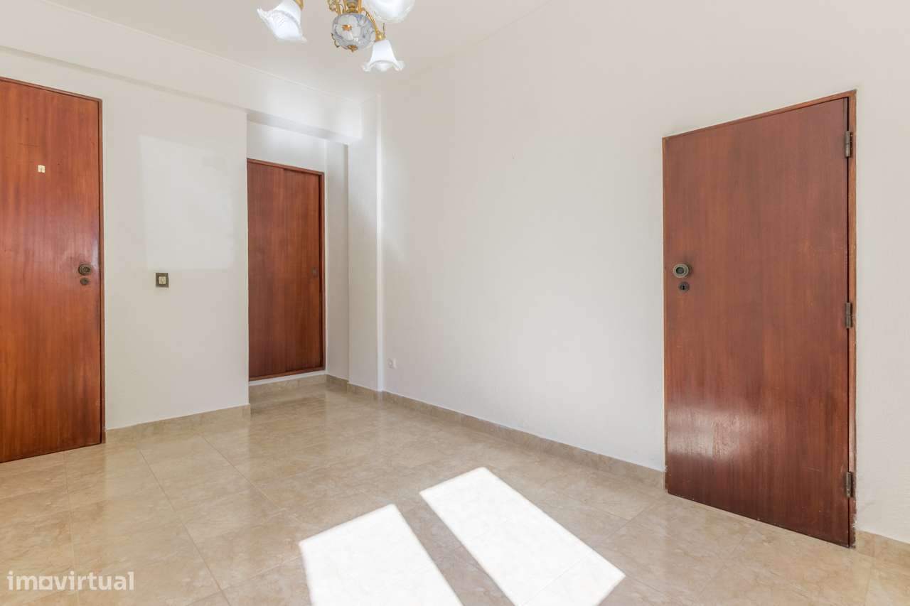 Espetacular T3 com Vista Mar em Sesimbra-11