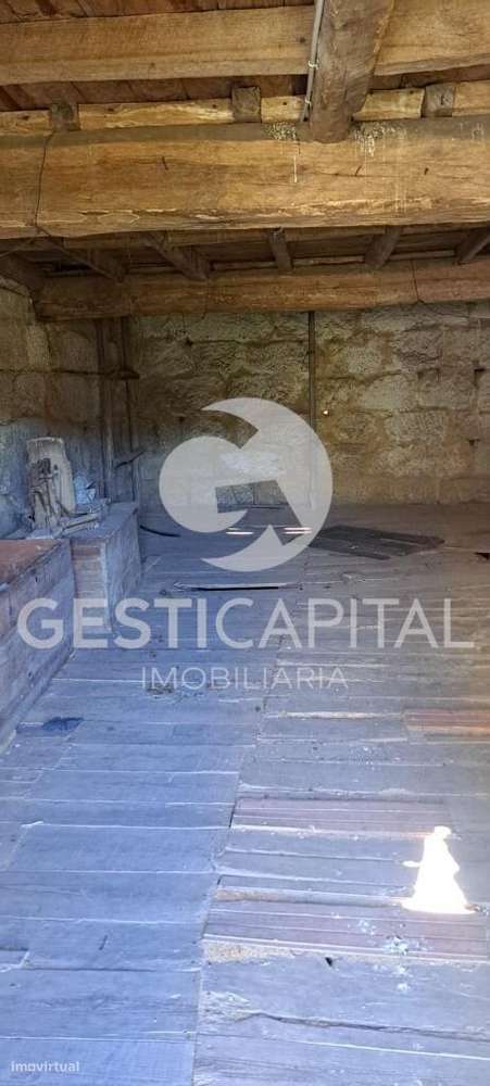 Quinta com vista rio Tâmega e duas moradias para recuperar-15