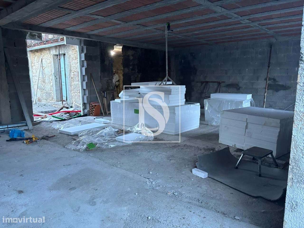 Elegância Atemporal: Moradia T3 térrea que Une o Clássico ao Moderno-37