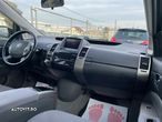 Toyota Prius - 8
