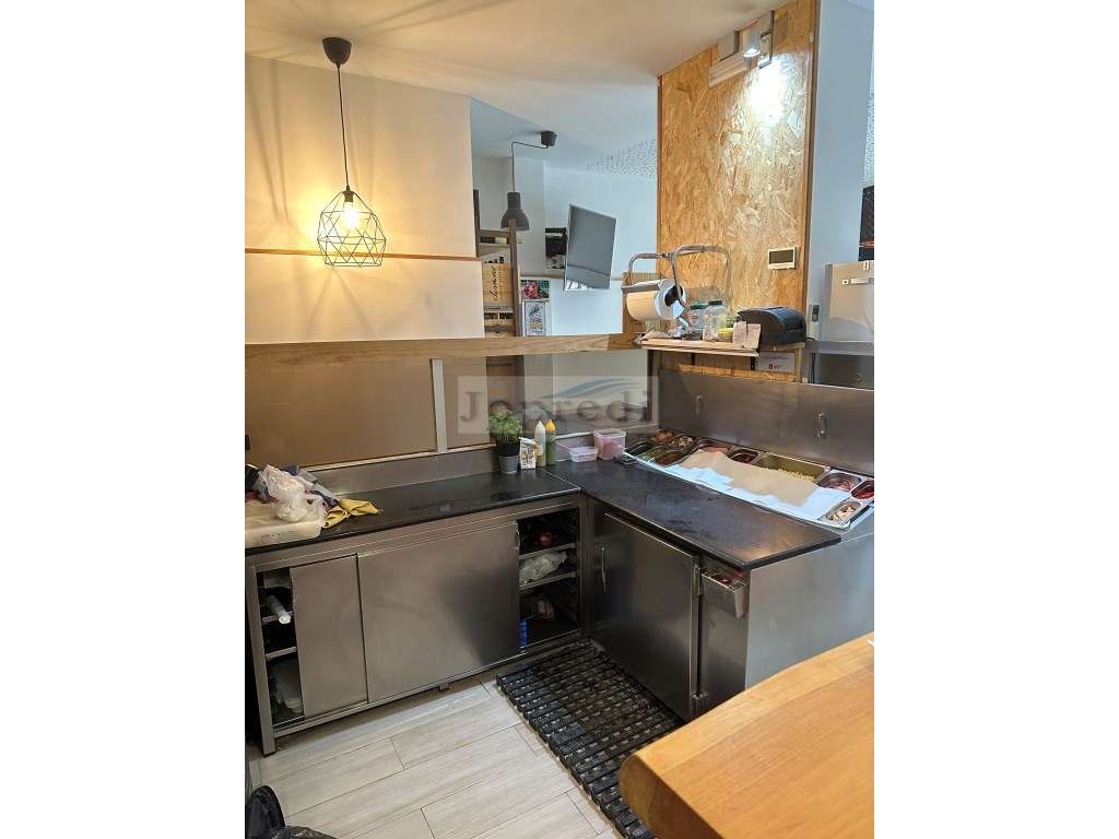 Restaurante/Pizzaria em Carcavelos-7