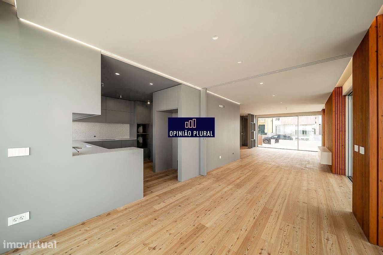 Moradia T4 Espaçosa com Escritório e Piscina Pronta a Habitar-5