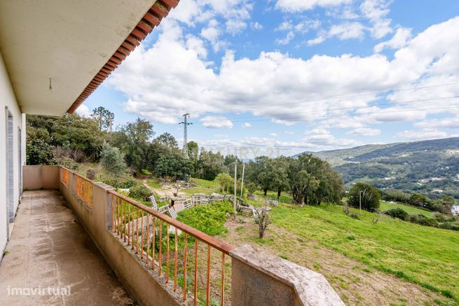 Encantadora Moradia com Vista Panorâmica em Monchique-18