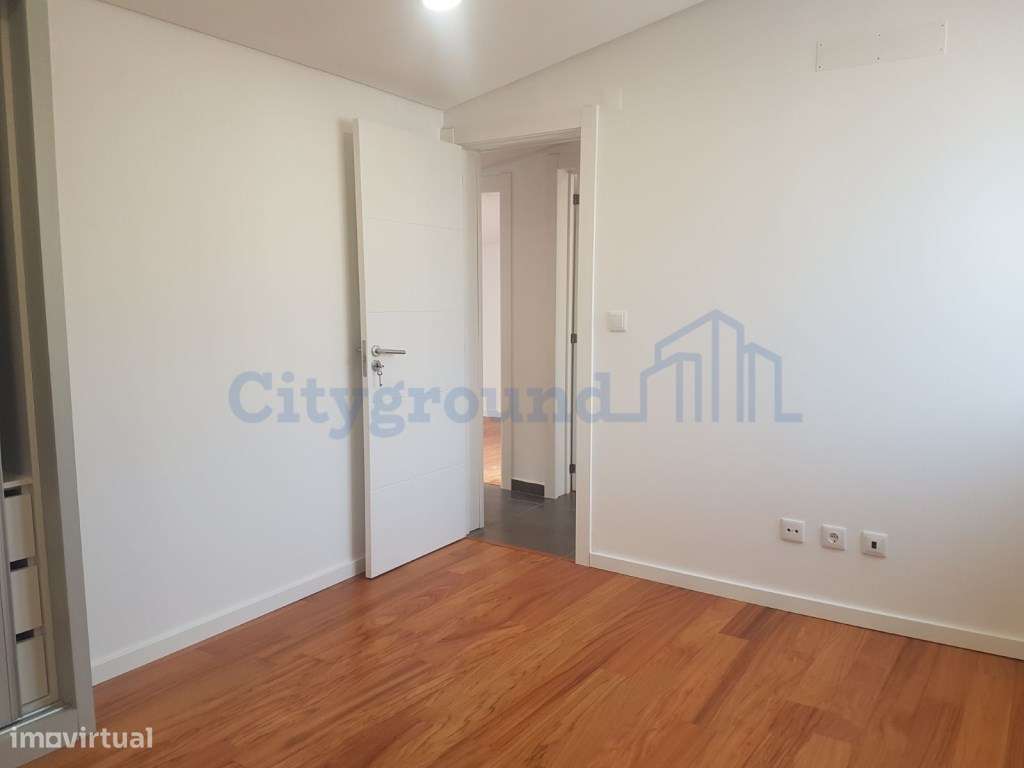 Apartamento T3 Duplex com vista rio-7