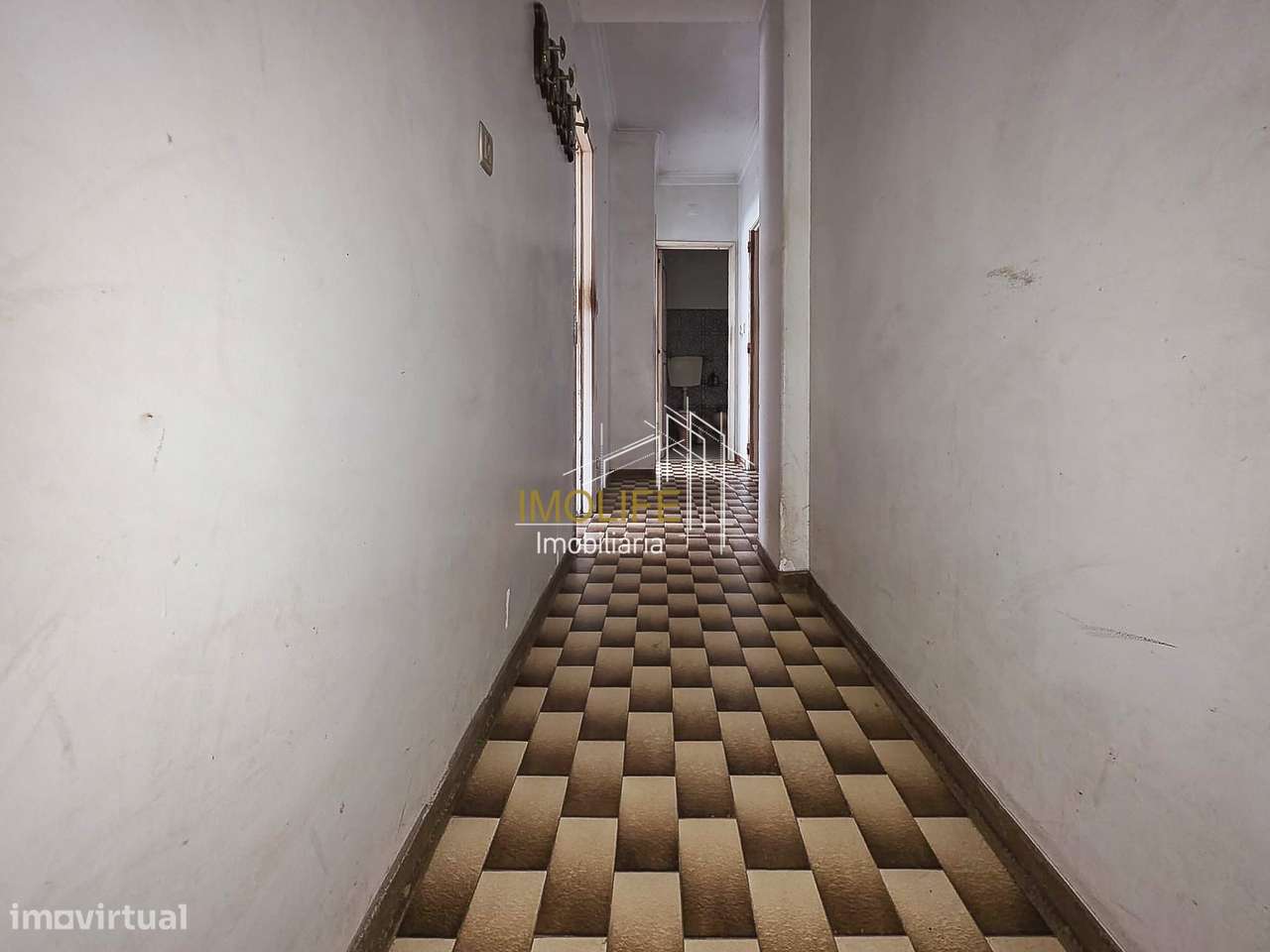 Apartamento T2 com varanda-20