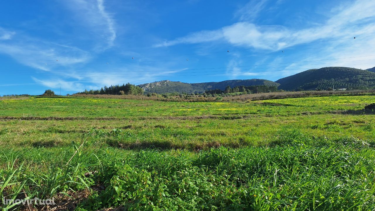 Terreno com 1121m2 com PIP Aprovado em Cadaval