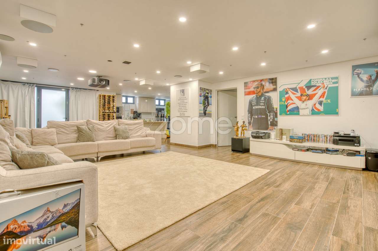 Moradia T4 com Jardim na Ramada-43