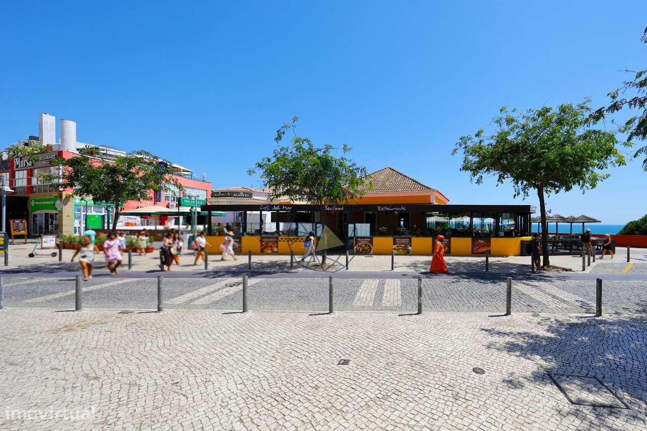 Apartamento T1 Renovado a dois passos do Areal da Praia da Rocha-13