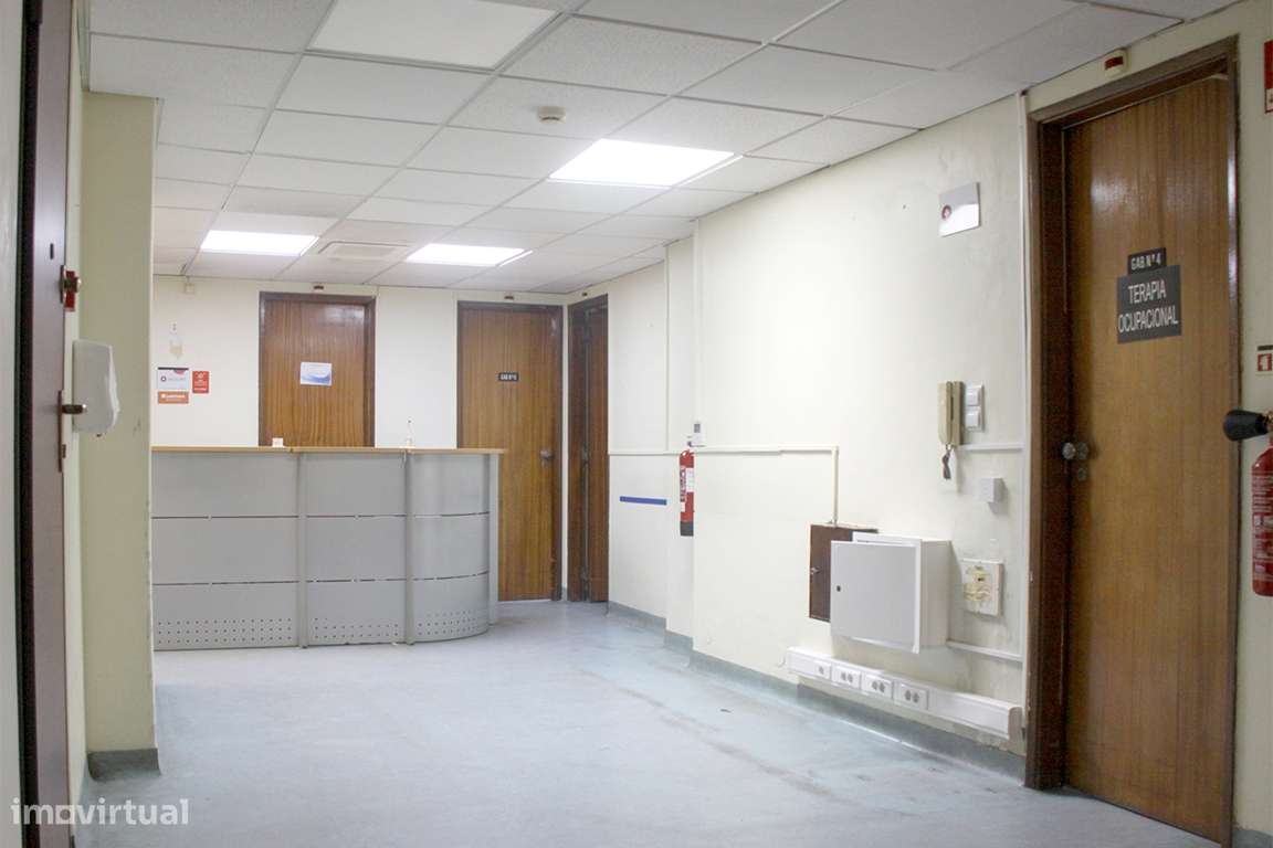 Consultório Médico >=T10 Venda em Almada, Cova da Piedade, Pragal e Ca-3