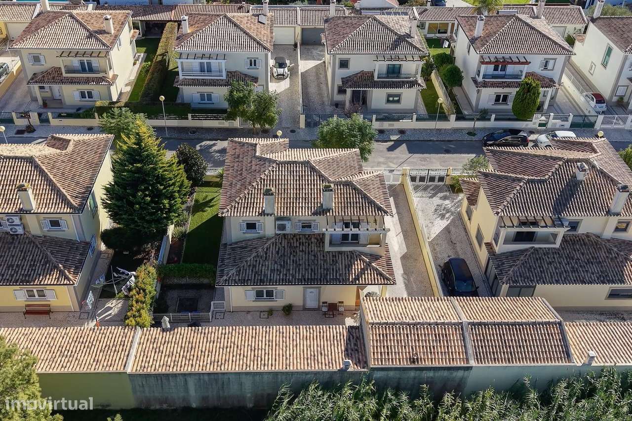 Moradia de Sonho em Condomínio Fechado – Azeitão – O Seu Refúgio de Fa - Grande imagem: 5/60