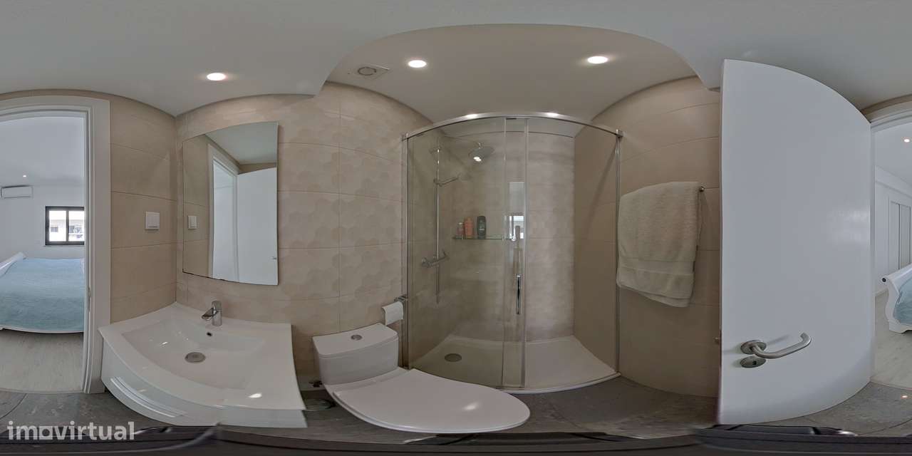 Apartamento T3 Renovado com Vista Mar e Terraço em Armação de Pêra-58