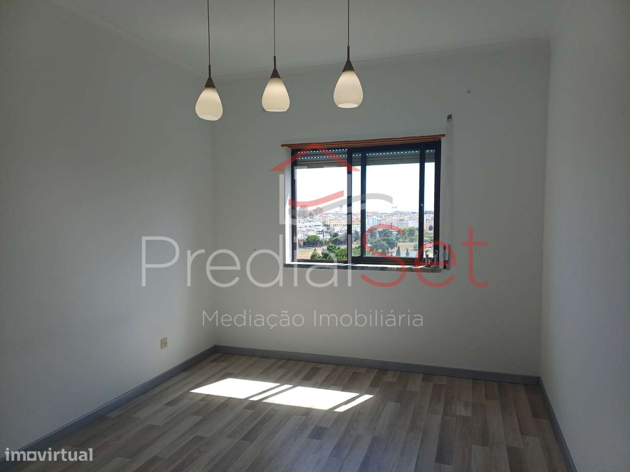 Apartamento T4  em Monte Belo Norte -Setúbal-11