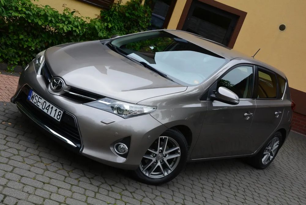 Toyota Auris II 1.6 Premium Comfort 2013