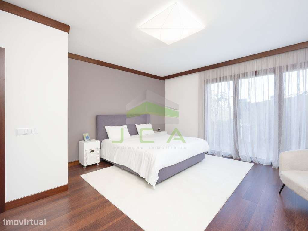 Excelente apartamento T4 com terraço e piscina-30