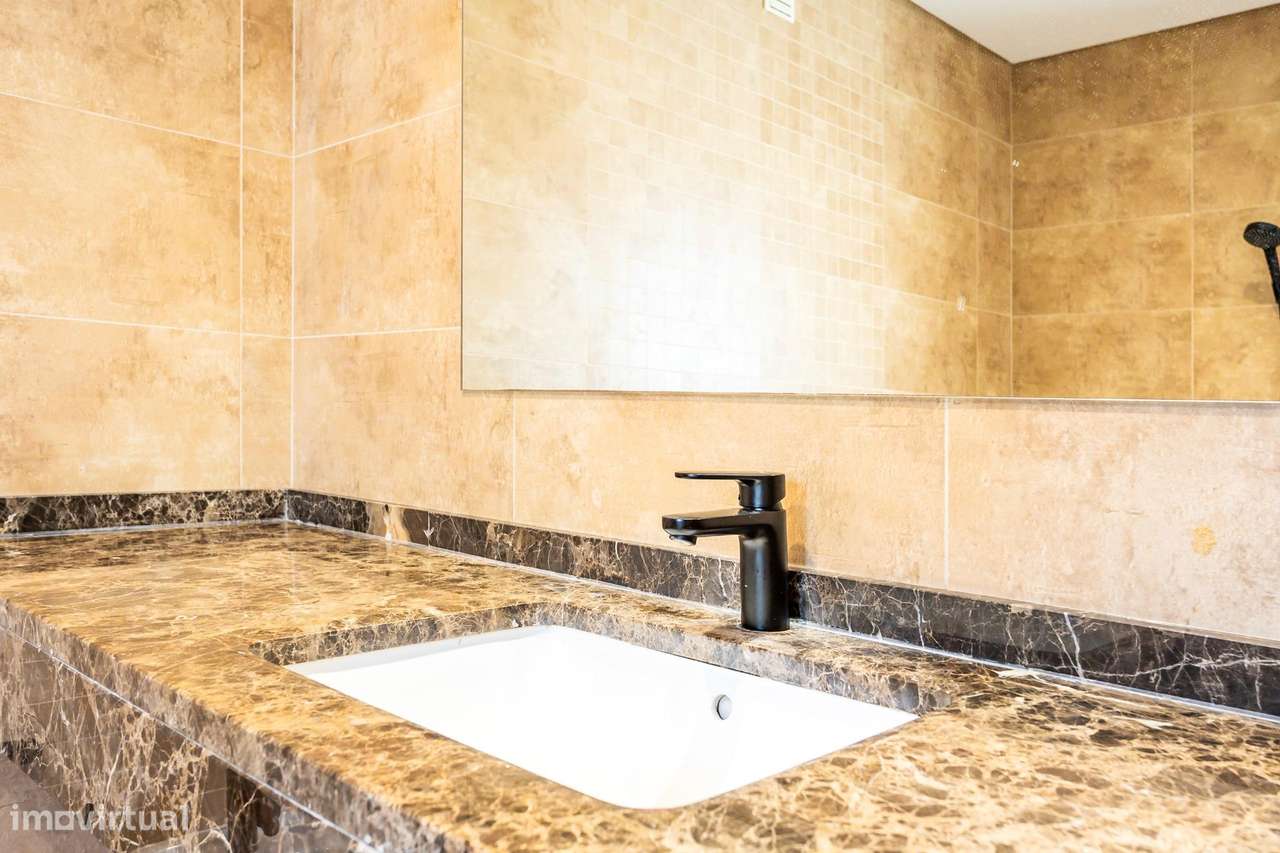 Conforto e Exclusividade: Moradia em Condomínio Privado-27