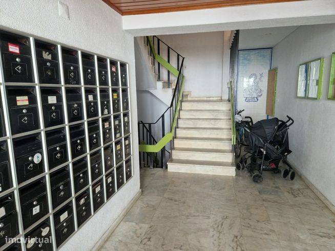 Apartamento Duplex Totalmente Remodelado na Costa da Caparica-41