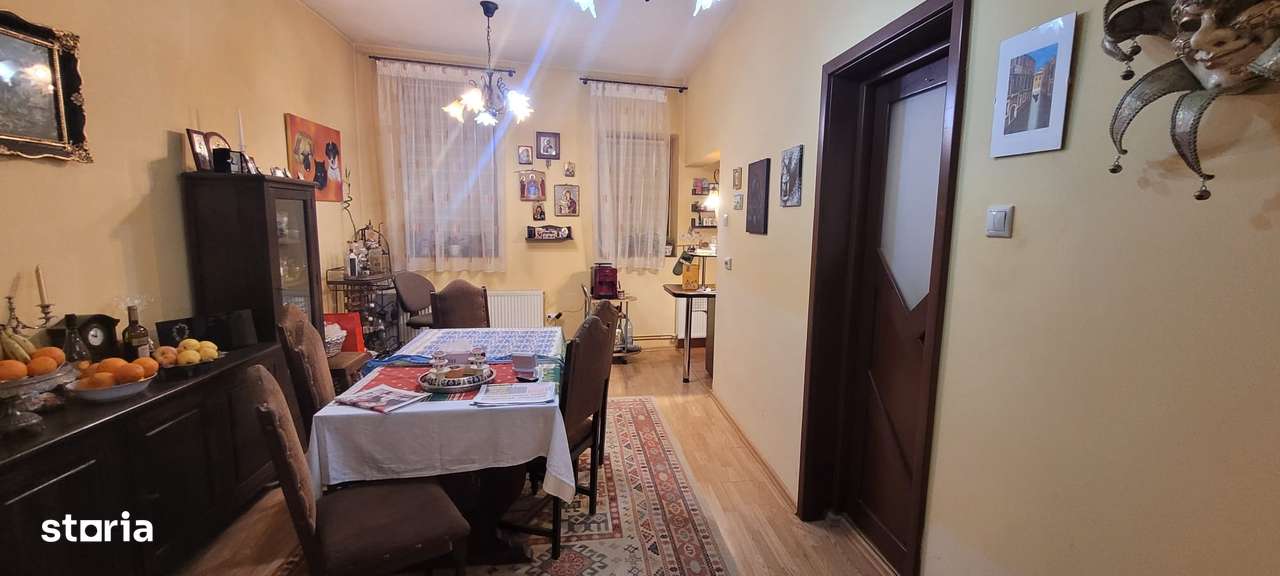 Casa zona Piata Unirii, 4 camere, teren 307 mp-4