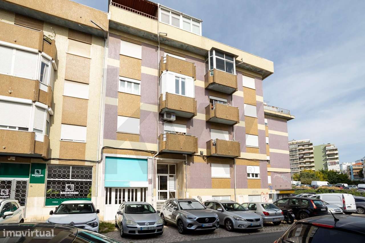 Espaço comercial na Cova Piedade com 166 m2 e Forte Potencial de Rendi-30