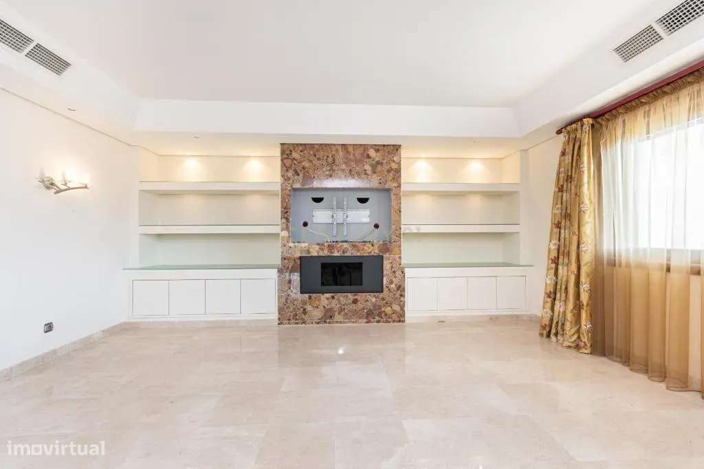 Moradia T8 de grande dimensão em S. João dos Montes, Vila Franca de Xi-6