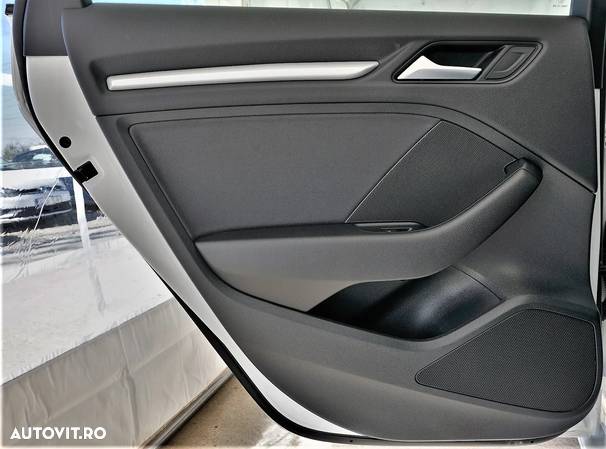 Audi A3 1.6 TDI S tronic Design - 28