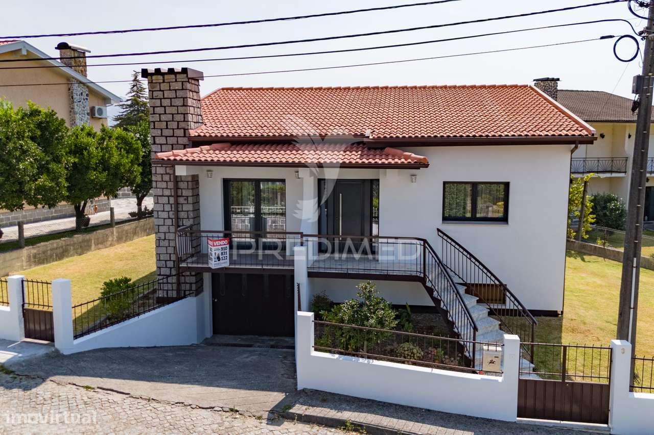 Moradia Individual T3 - Centro de Amares (RENOVADA) - Grande imagem: 4/40