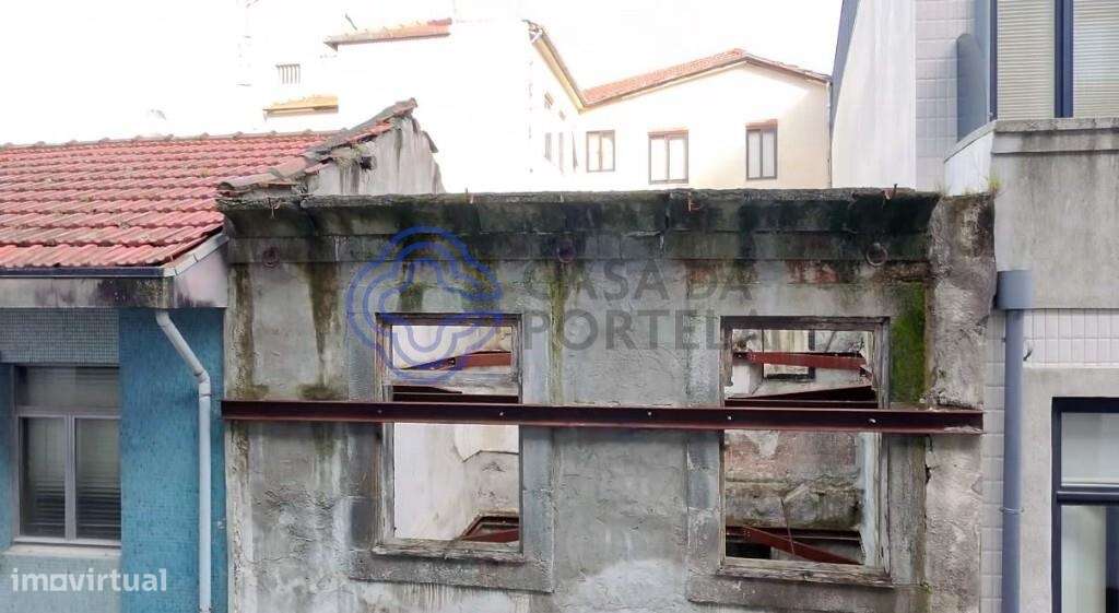 Prédio para reabilitar no Porto com PIP - Grande imagem: 4/13