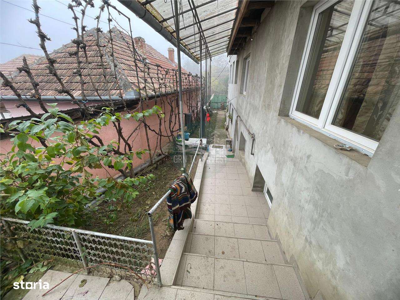 Casa individuala cu 6 camere si 3 bai si 1413 mp teren in Blaj - Imagine principală: 2/14