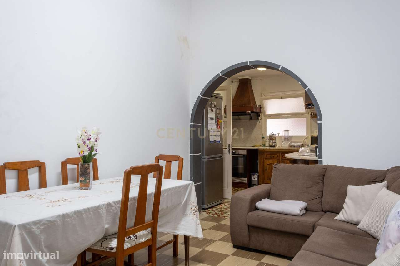 Moradia T2 com Quintal no Centro da Ribeira Grande-11