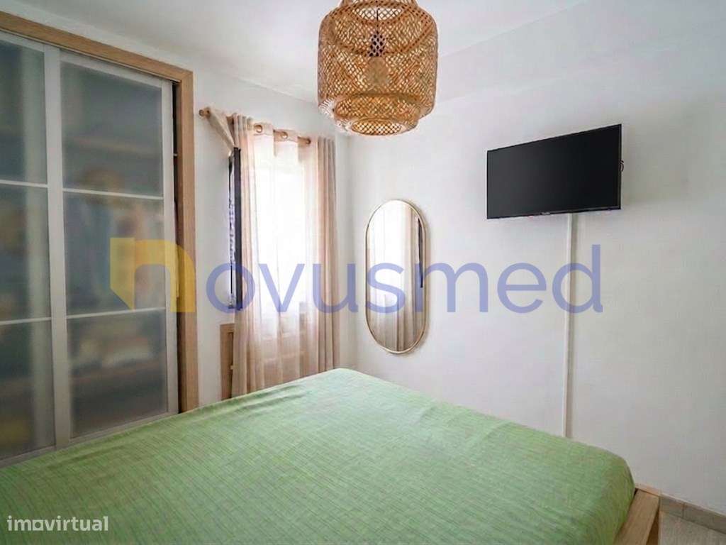 Apartamento T2 totalmente remodelado em zona central nas Ferreiras-14