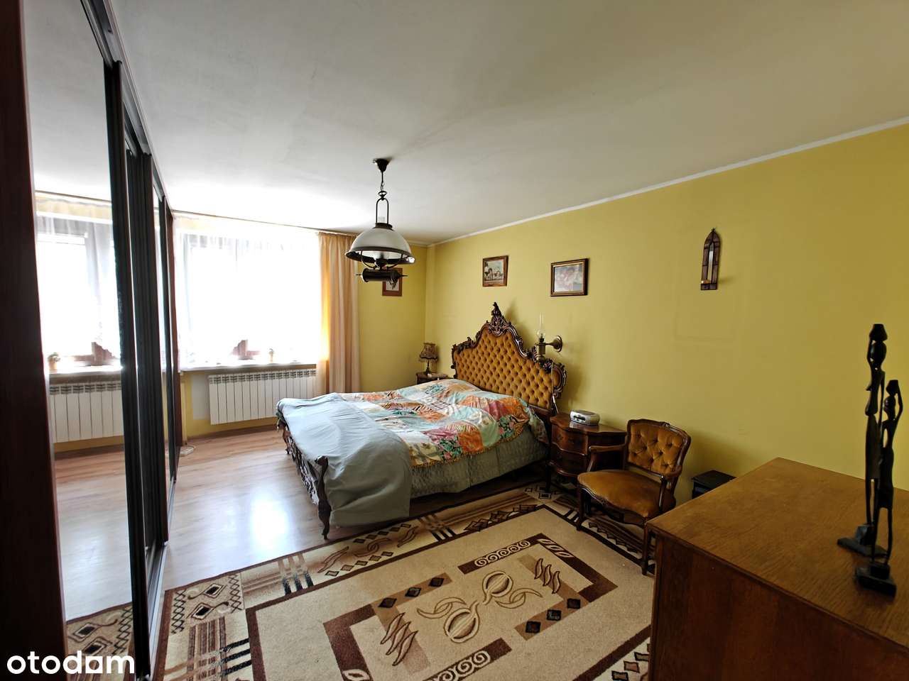 Dom wolnostojący w atrakcyjnej okolicy. Duża zadbana działka-8