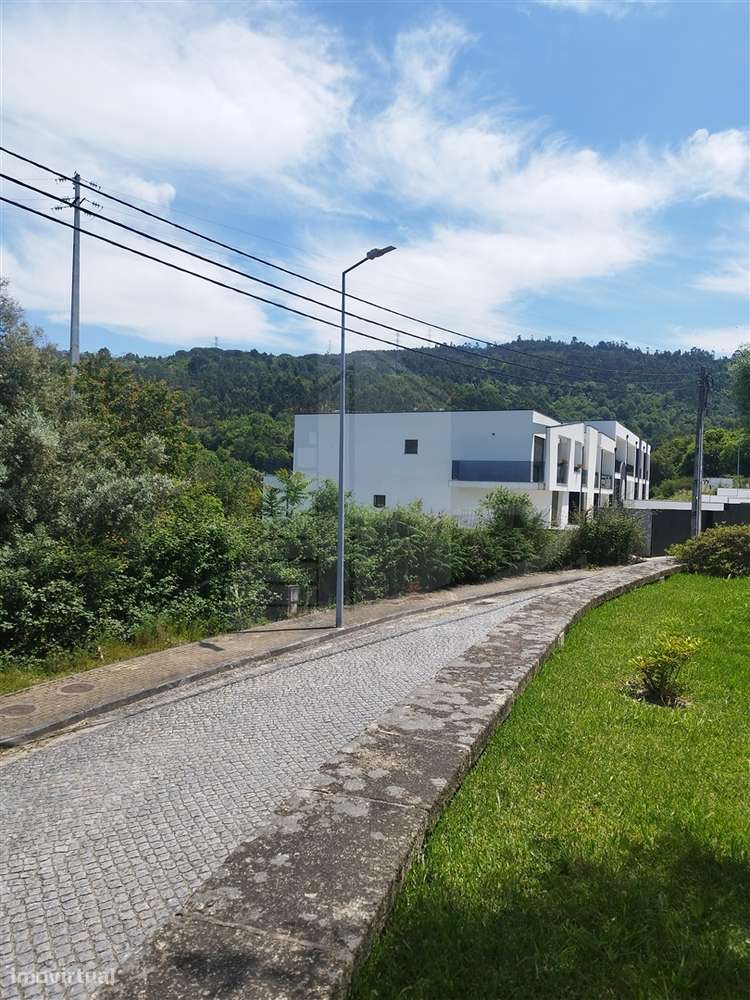 Moradia em banda em Santa Lucrécia - Grande imagem: 4/47