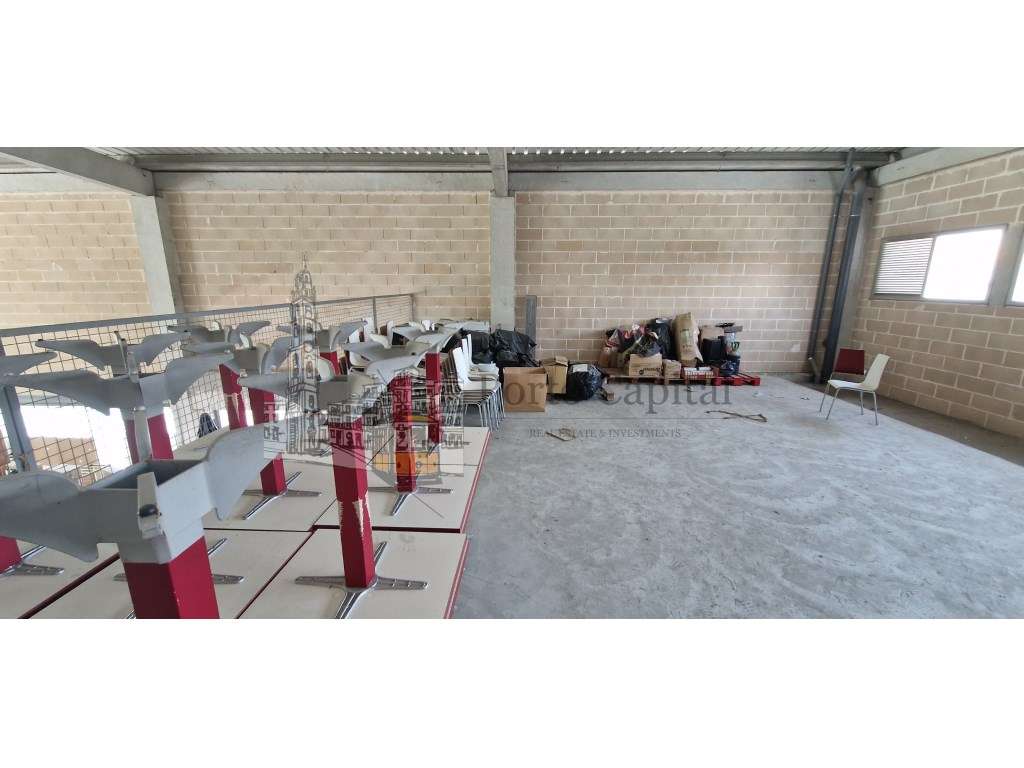 excelente armazém para arrendamento em Ermesinde com 400m2 - Grande imagem: 1/15