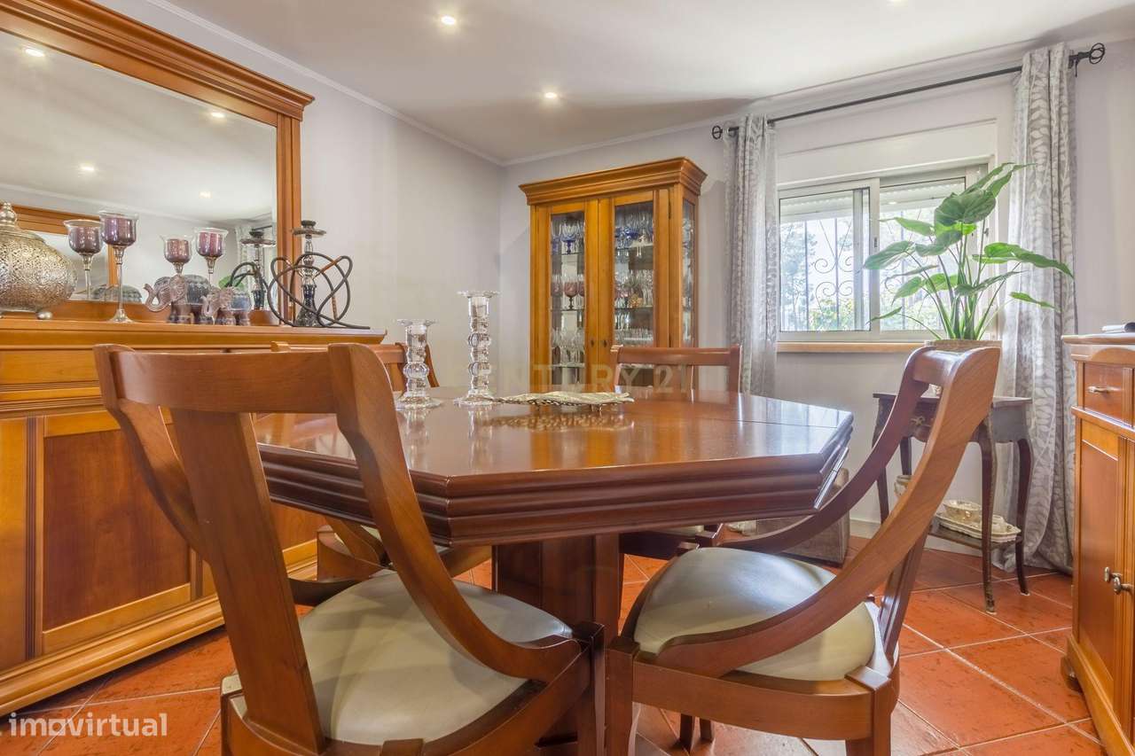 Moradia T2 com piscina e com Anexo T1 em Fernão Ferro, Seixal-9