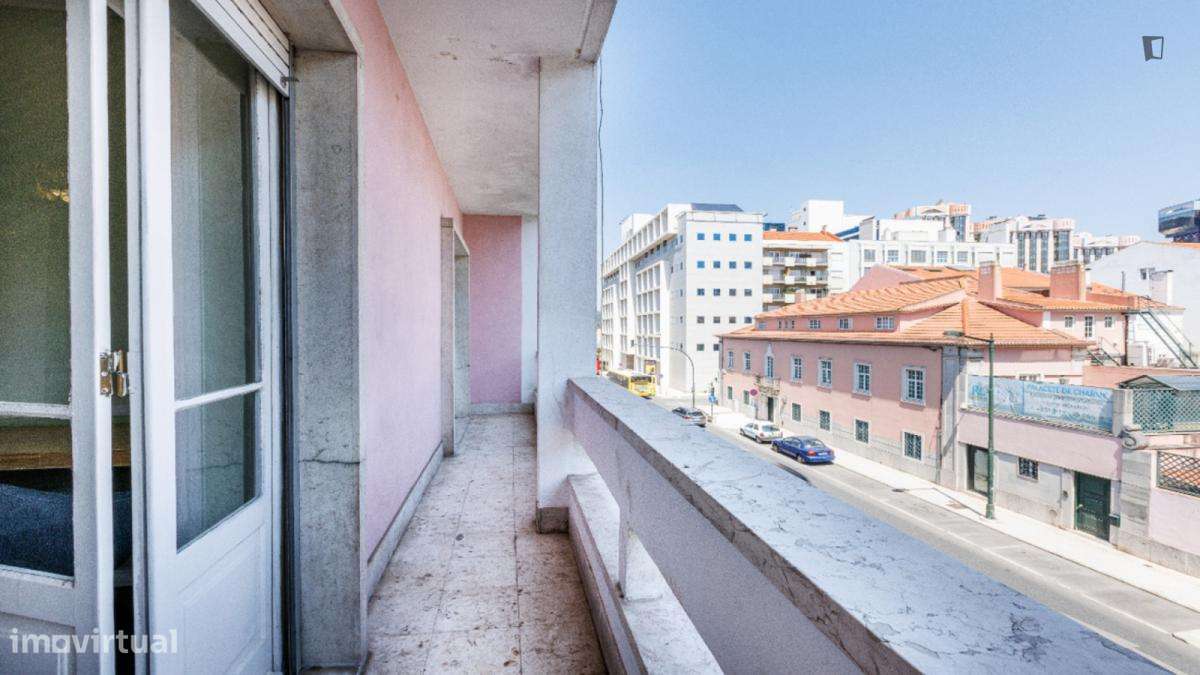 Quarto - localizado em Amoreiras Lisbon - Grande imagem: 4/11