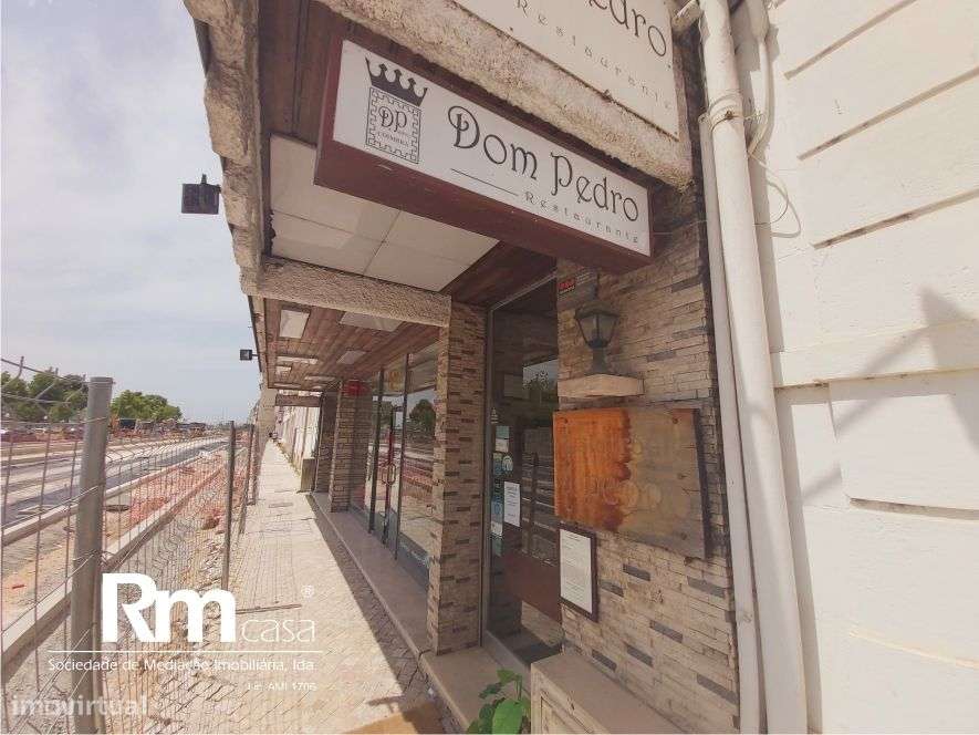 excelente prédio na Av. Emidio Navarro, junto ao Parque da Cidade-7