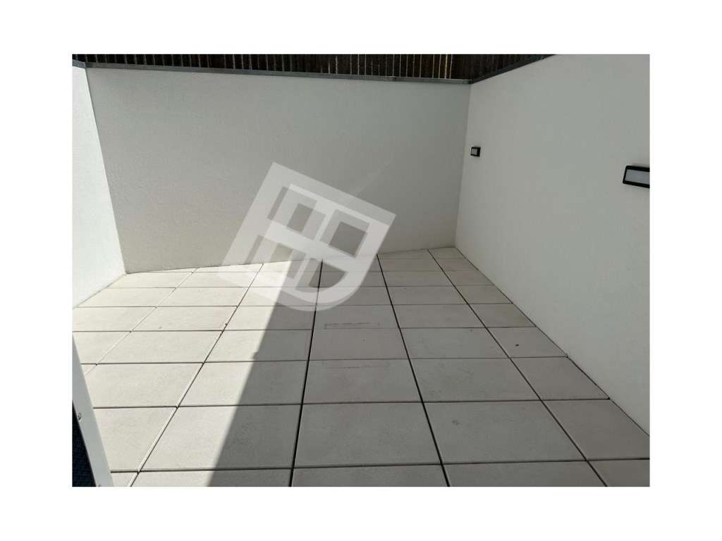 Apartamento T1+1 duplex com terraço - Avª Dr. Lourenço Peixinho | A...-8