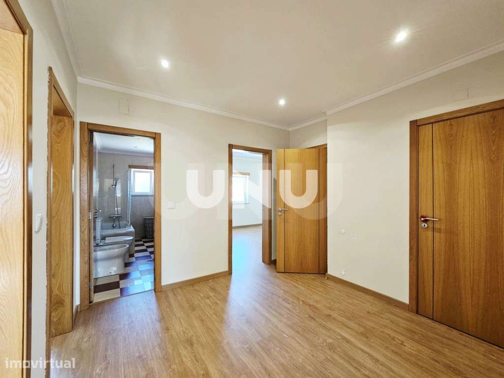 Moradia Geminada T4 - Zona Residencial-6