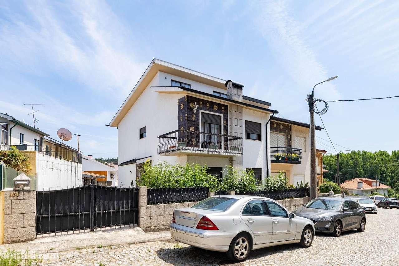 Moradia T3+1 Renovada em Fânzeres (Seixo).Garagem, Jardim e...-29