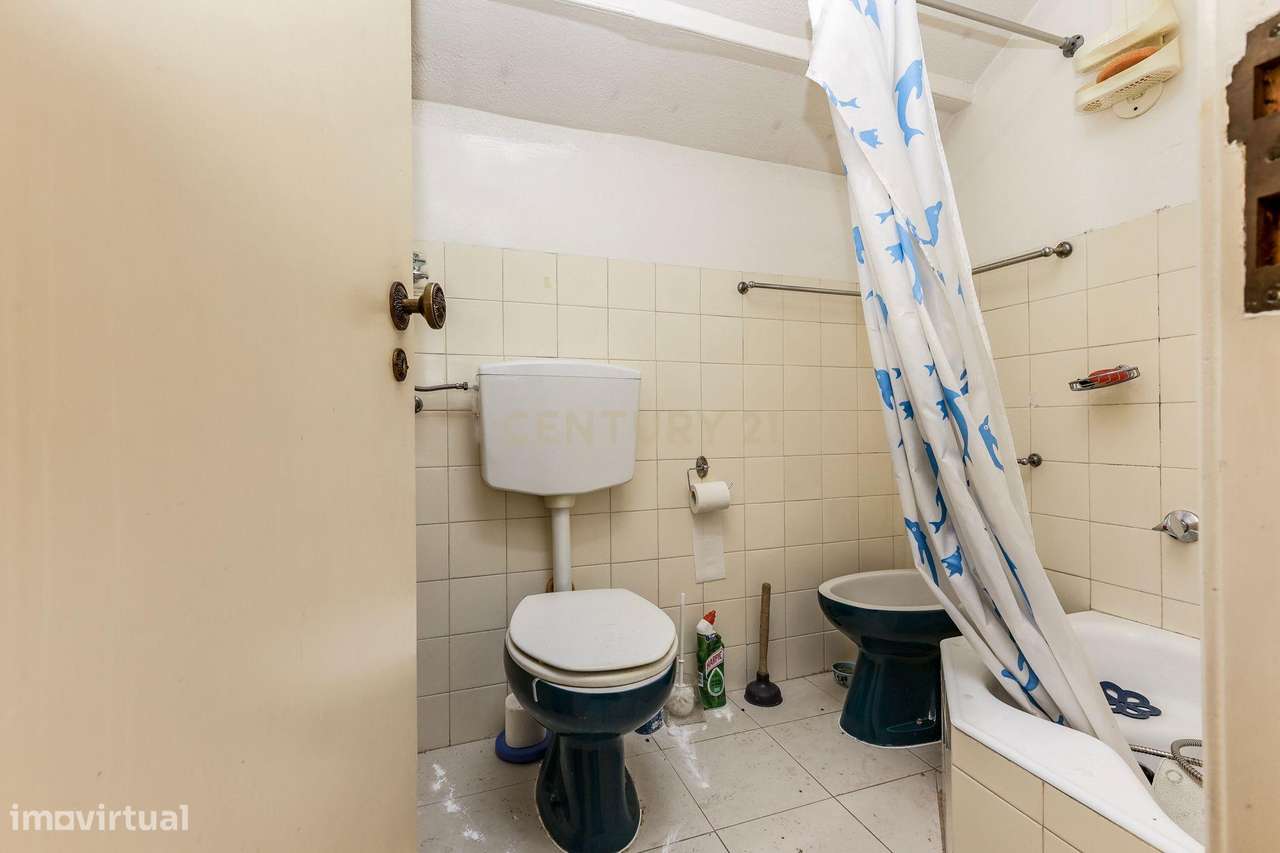 Prédio de Uso Misto no Centro Histórico de Odivelas – Habitação + Comé-21