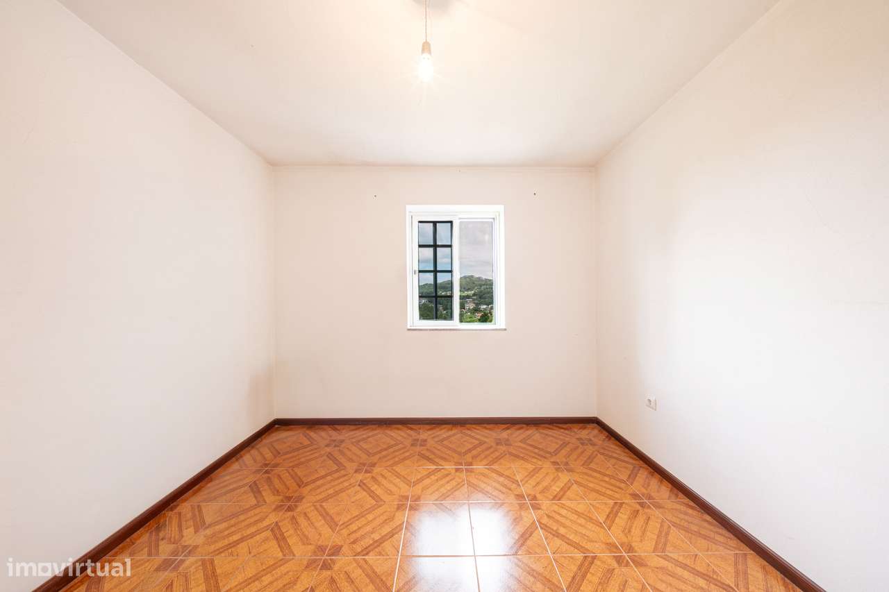MORADIA T2 COM VISTAS PANORÂMICAS NO MARCO DE CANAVESES-11